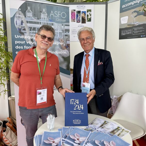 Philippe Massé, président de PRODAROM et Alain Ferro directeur de l'ASFO Grasse au salon du SIMPPAR